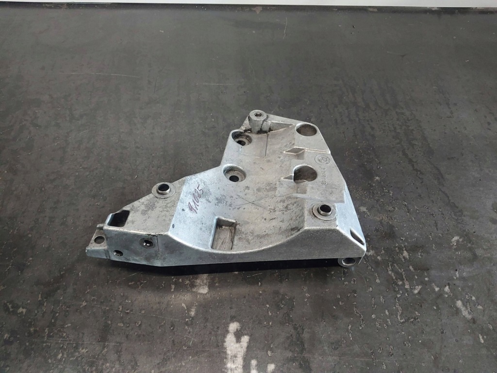 Кронштейн / кронштейн компресора кондиціонера bmw 5 e39 525tds m51d25 2246146 в Україні