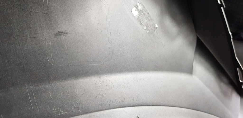 фото №14, Audi e-tron накладка спойлер бампера задня 4ke807835c