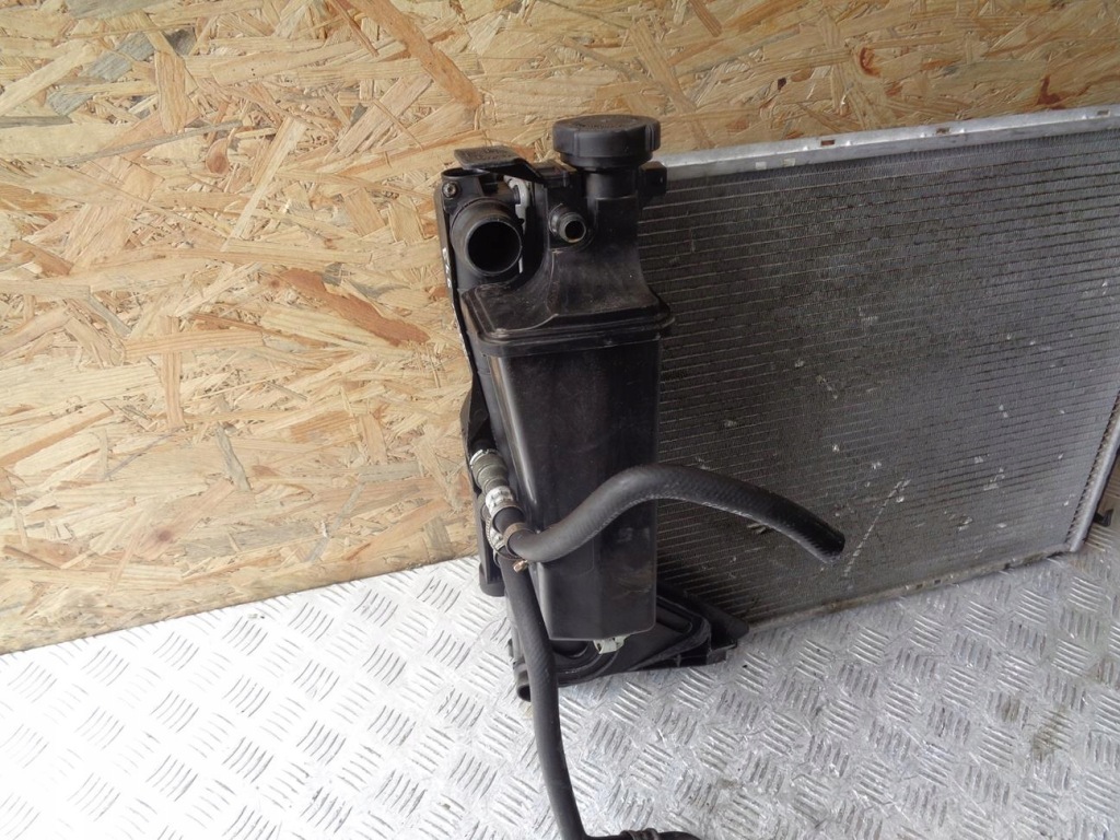 Радіатор води кондиціонера бачок розширювальний bmw 3 e46 1998- 6715007 Ціна