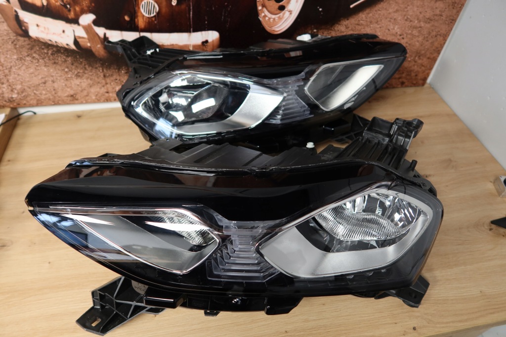 фото №3, Citroen ds3 crossback левая i правая обычная лампа