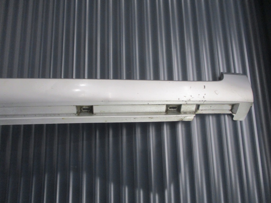 фото №4, Молдинг поріг права vw passat b7 kombi la7w