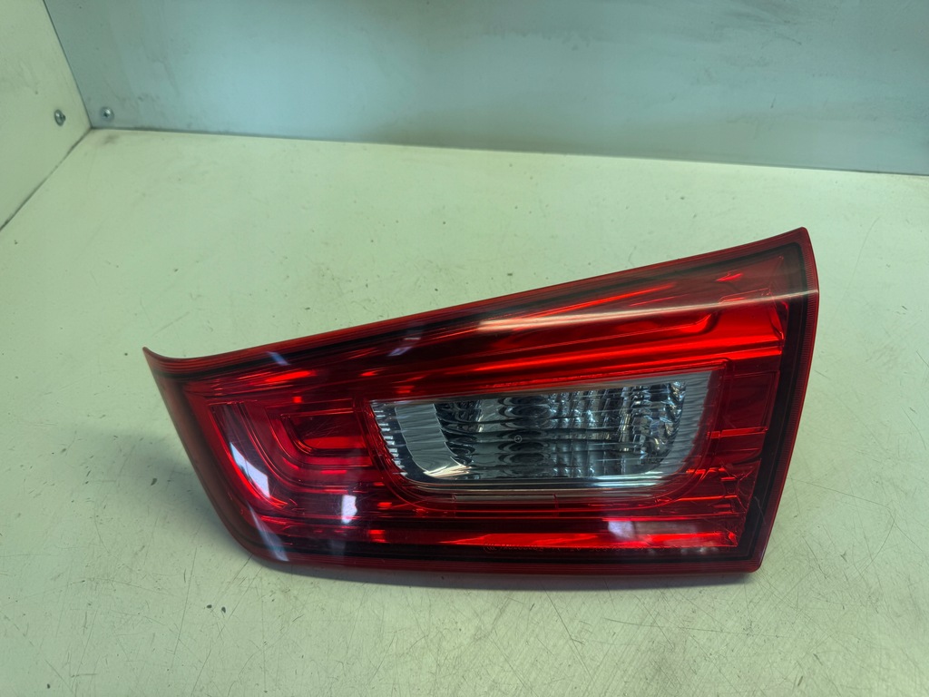 фото №1, Mitsubishi asx лампа правий задня w кришка