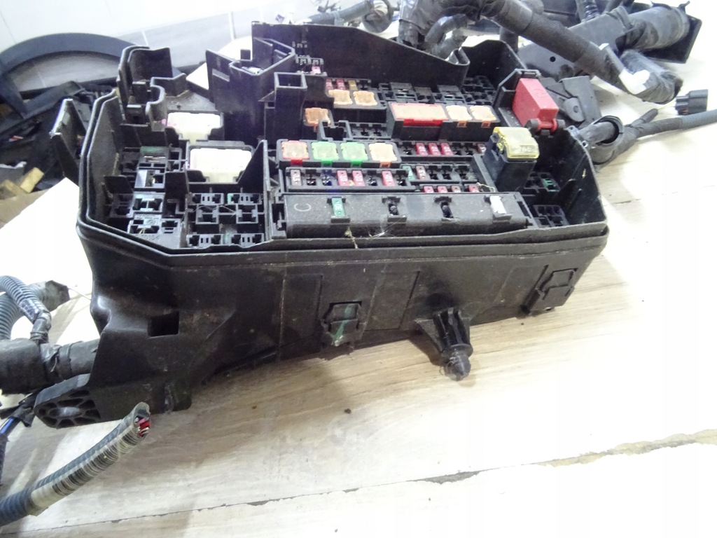 фото №14, Джгут електропроводка запобіжників + коробка auris full hybrid