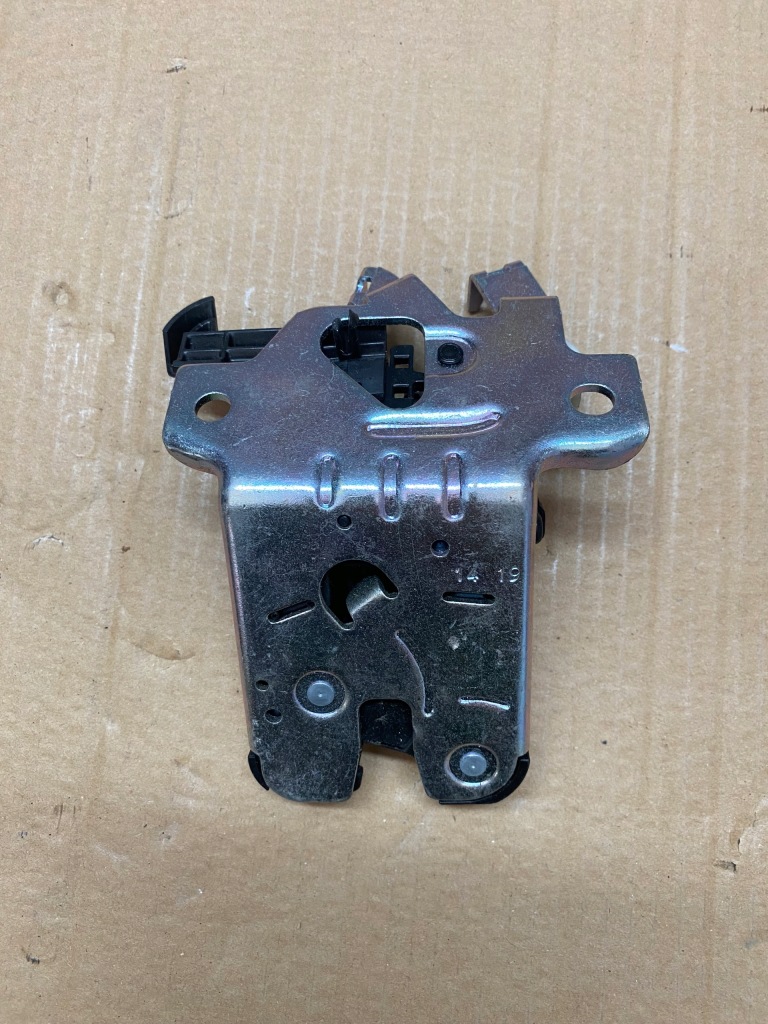 фото №3, Skoda kodiaq scala rapid superb замок крышки багажника