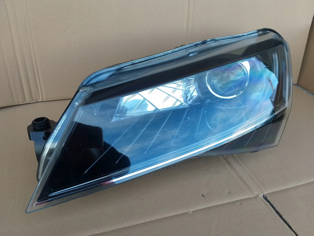 фото №1, Skoda superb 3 iii ксенон led лампа перед левая