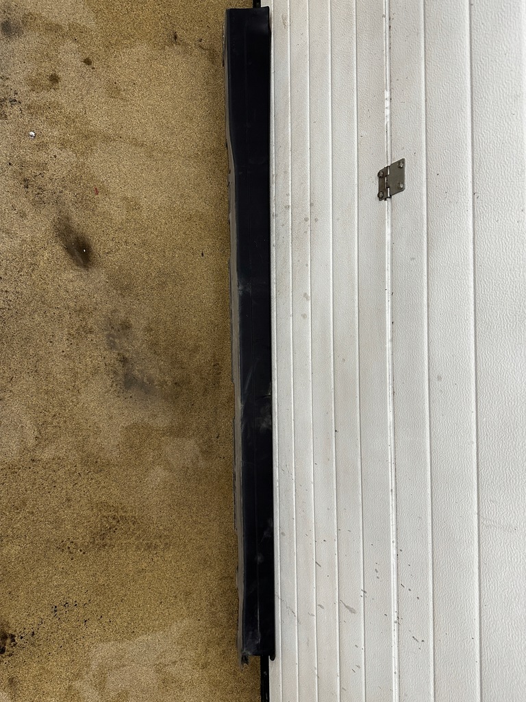 фото №1, Mercedes glb w247 молдинг порог правая a2476980800