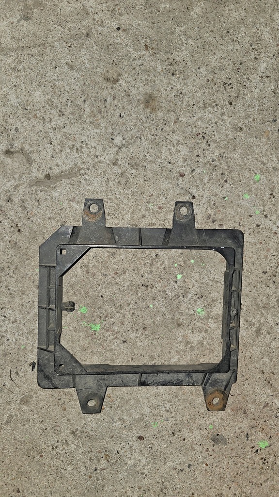 фото №1, Кронштейн кронштейн противотуманной фары левый bmw e30