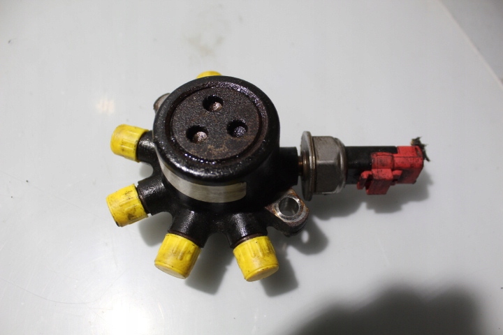 Купити Розподільник wtr. пального transit connect i 1.8tdci