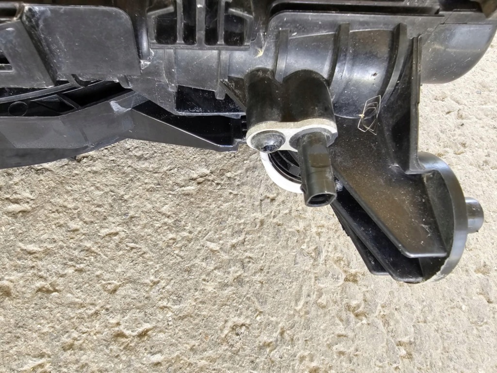 Комплект радиатор вентиляторы audi a8 d5 60 tfsi e quattro 462 km Недорого