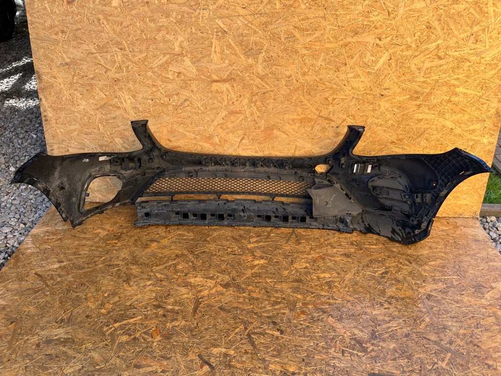 Молдинг накладка-спойлер бампера правий перед glc w253 mercedes оригінальний номер a2538858000 Зі Шроту