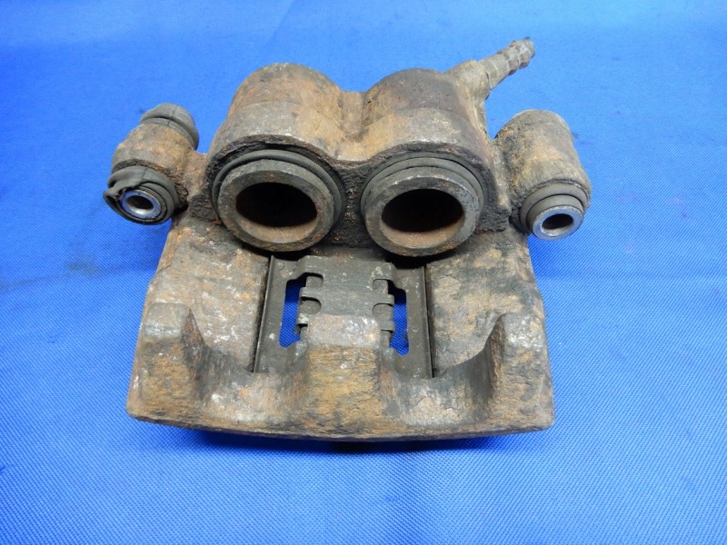 фото №1, Суппорт тормоза правый перед renault master ii