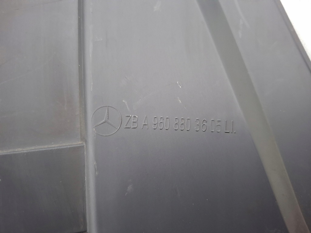 фото №8, Mercedes actros mp4 спойлер ветровик бампера молдинг фара лампы