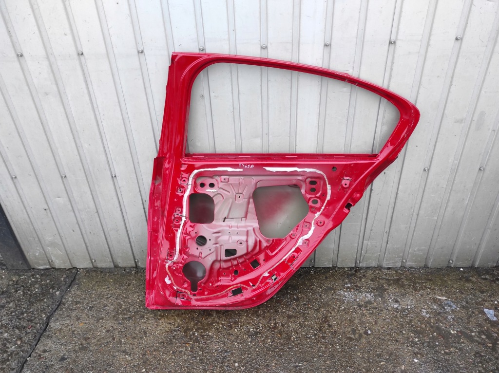 Fiat tipo 15- sedan дверь правое задняя в Украине