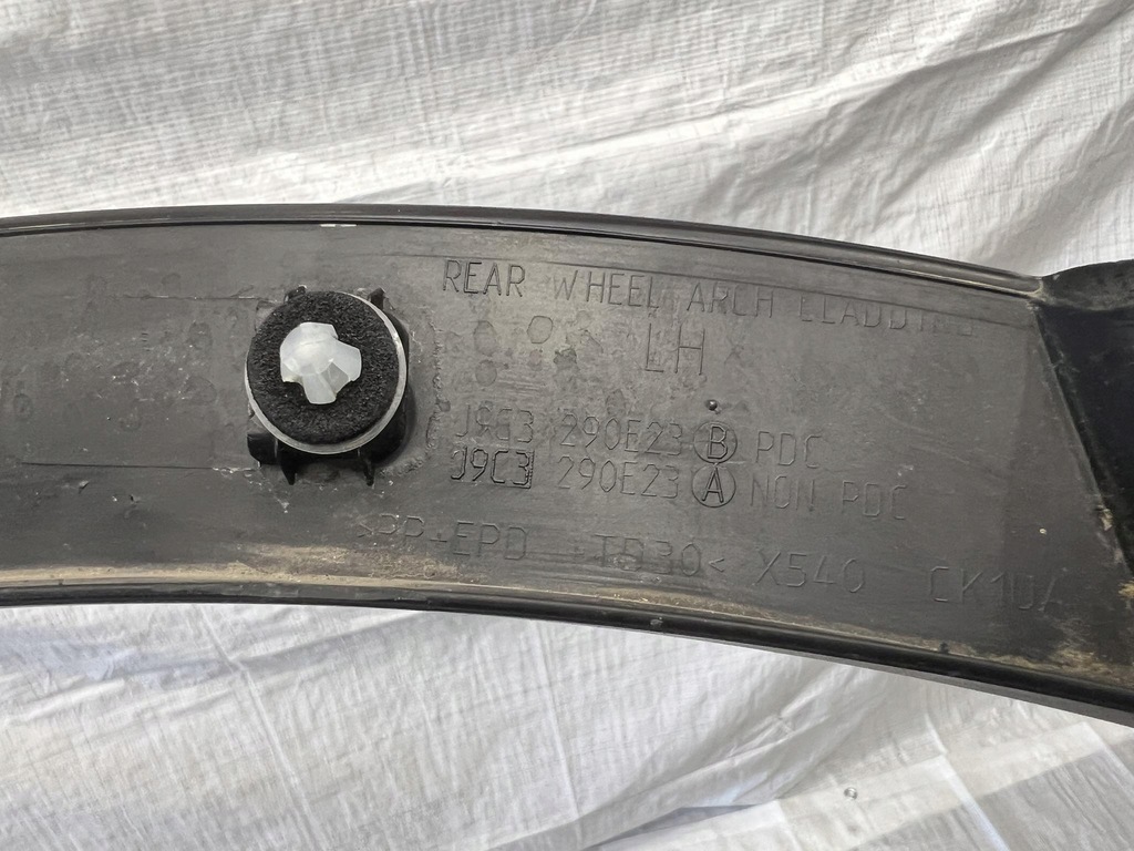 фото №5, Молдинг крыла задняя задняя левая pdc jaguar e-pace