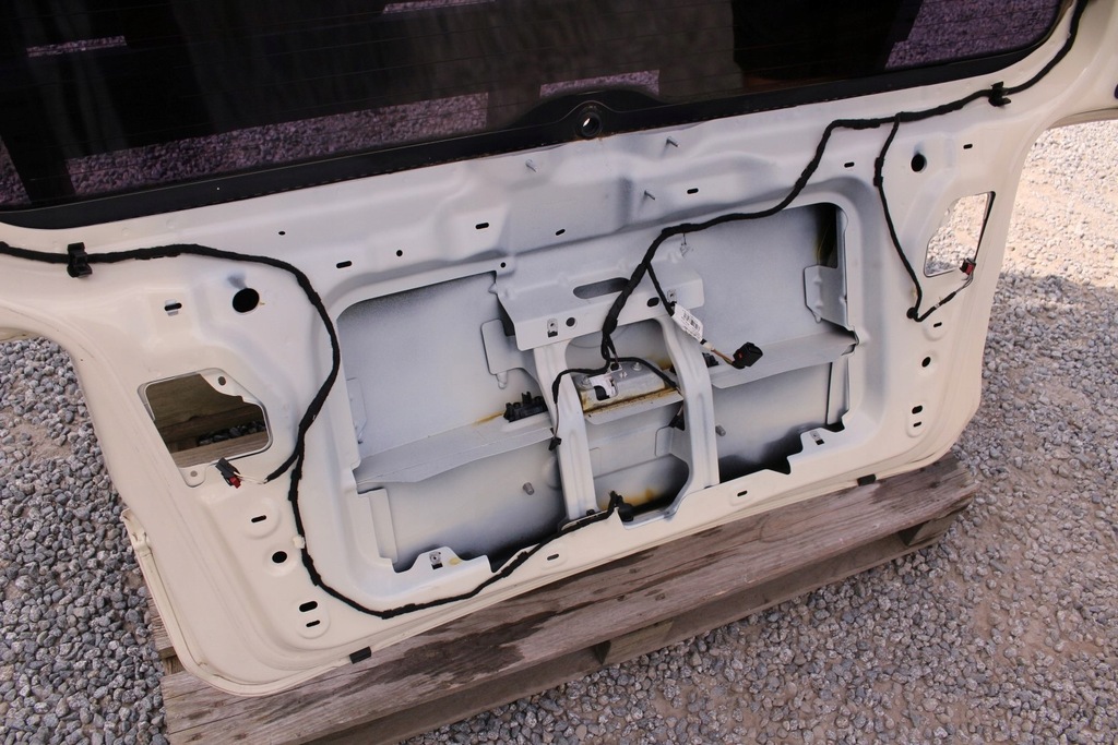 фото №7, Кришка багажника скло кришки задня vw touran ii