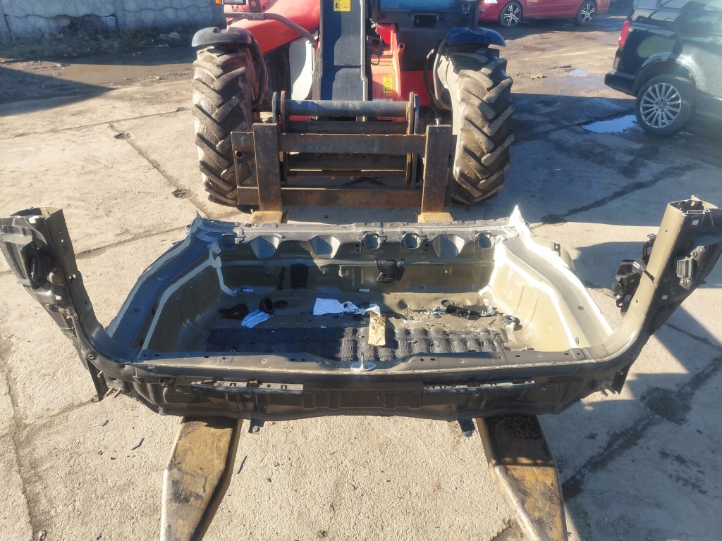 фото №1, Toyota sienna pas задний пол багажника поддон