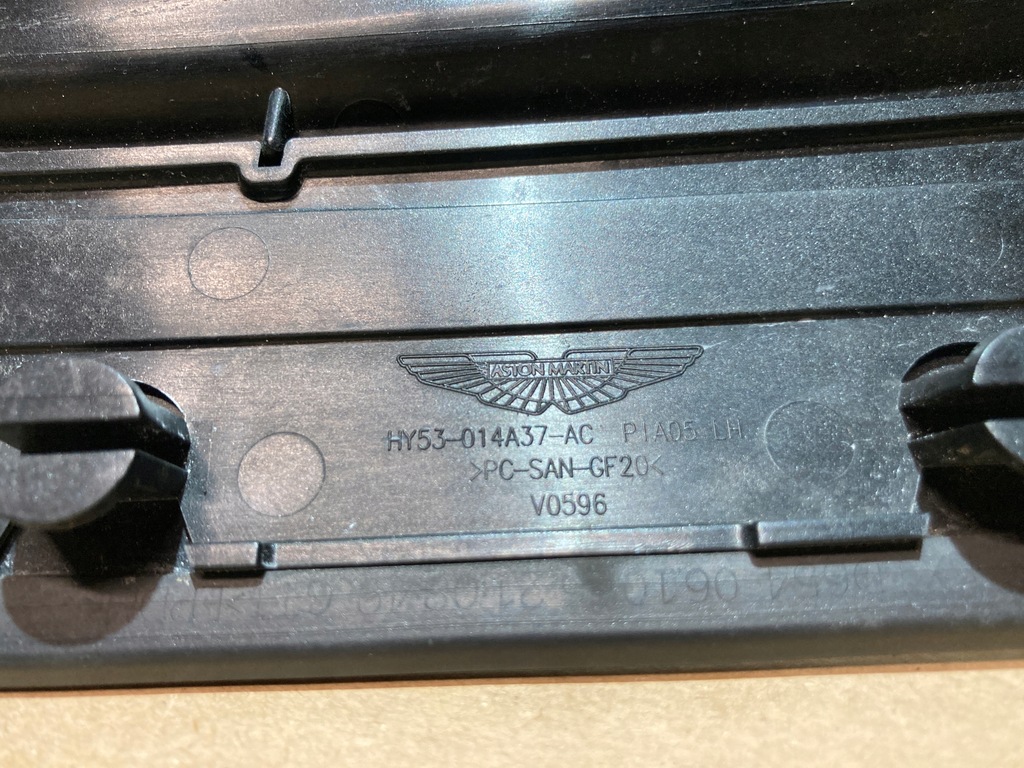 фото №15, Молдинг крыша левая aston martin db11