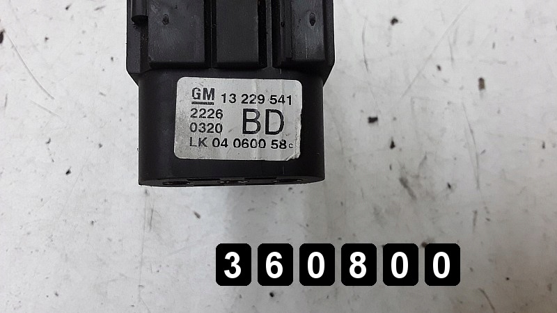 фото №1, 2009 opel vectra переключатель 13229541