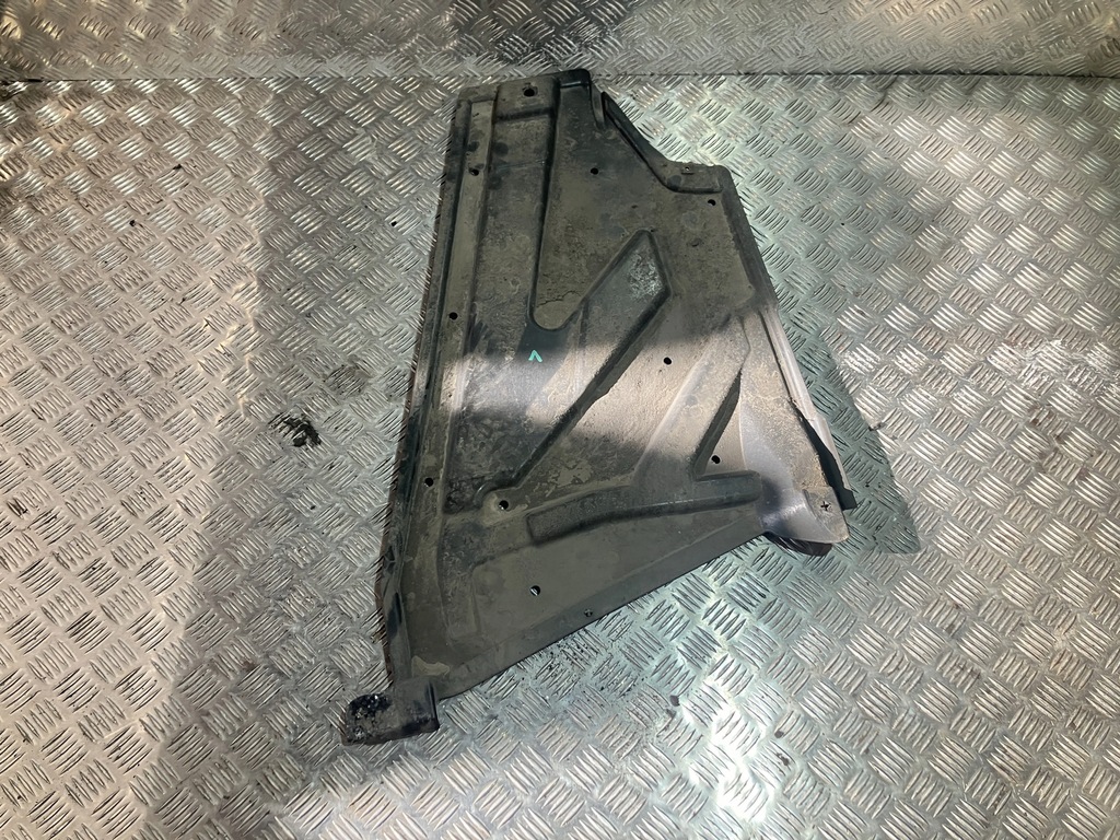 фото №1, Защита подвеска левая mercedes gla x156