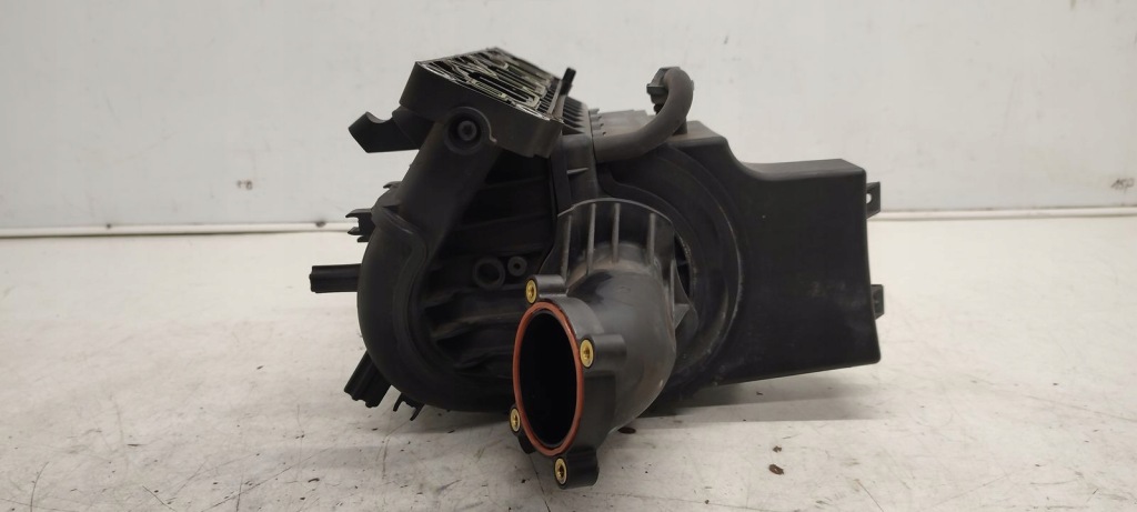 Колектор впускний  впускний opel astra j рестайлінг  1,6 Недорого