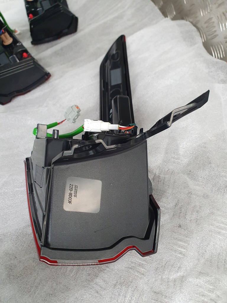 фото №16, Qashqai j12 22-24 лампа задня задня права ліва комплект лампи задні