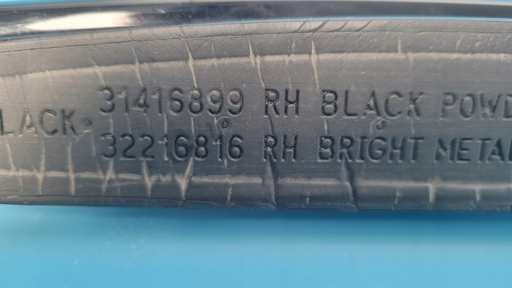 Volvo xc60 2 2.0d рейлинг крышный правый  31416899 32216816 Недорого