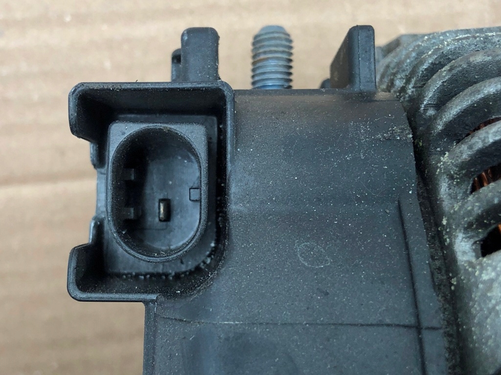 Генератор блок питания 180a 14v 7561003 bmw x5 e70 4.8i генератор с Разборки