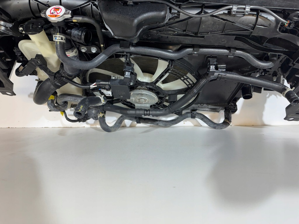 Lexus lbx 1.5 ремінь передній комплектний  радіатор балка вентилятор Зі Шроту