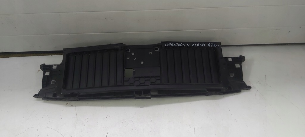 фото №1, Mercedes c-klasa жалюзи впуск воздуха