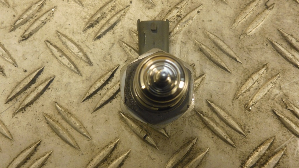 фото №2, Датчик тиску пального range rover evoque l538