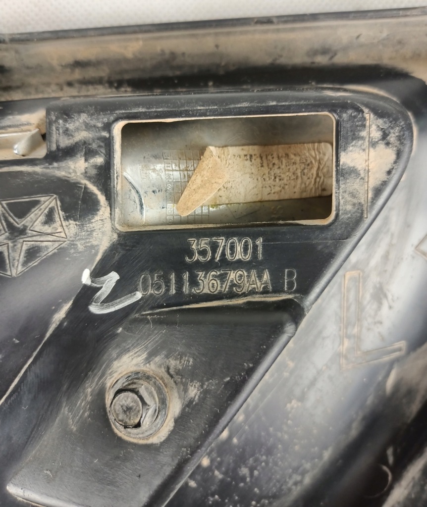 фото №7, Корпус противотуманной фары l dodge durango 2014 05113679aa