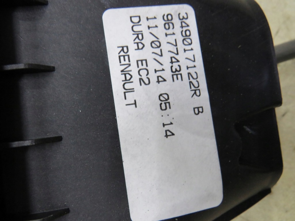 Кулиса  переключения передач тросы captur 1.5 dci Недорого