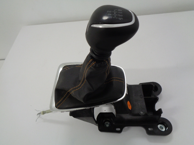 фото №1, Opel crossland домкрат корпус ручка чехол