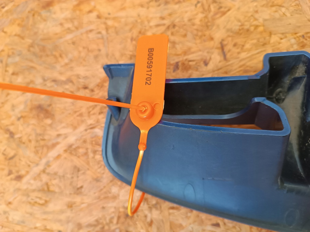 фото №12, Решётка радиатора решётка радиатора бампера перед 86560-25220 hyundai accent ii 99-02