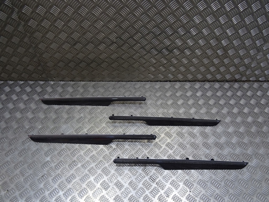 фото №1, Porsche macan 95b накладки декоративные боковых дверь карбон