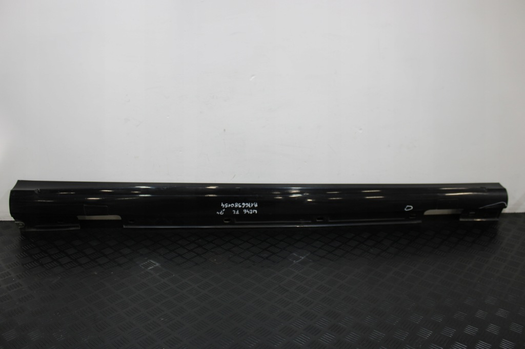 фото №1, Накладка поріг поріг правий a1766980154 mercedes b-klasa w246 lift