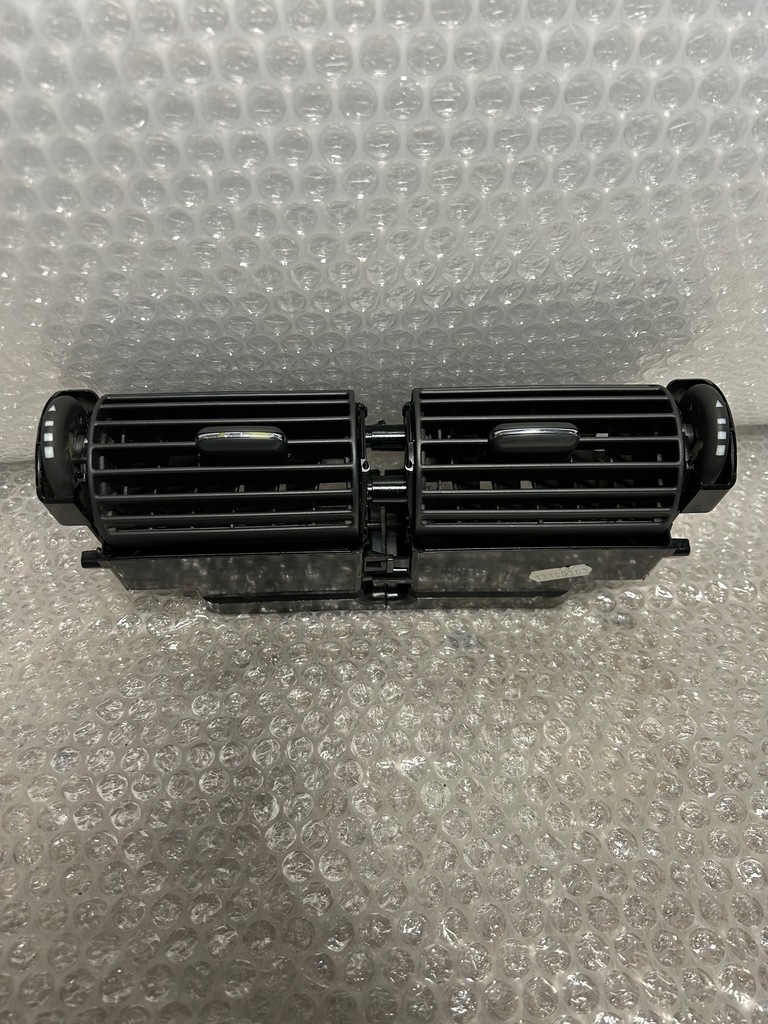 фото №1, Mercedes w203 решётка обдув средняя впуск воздуха