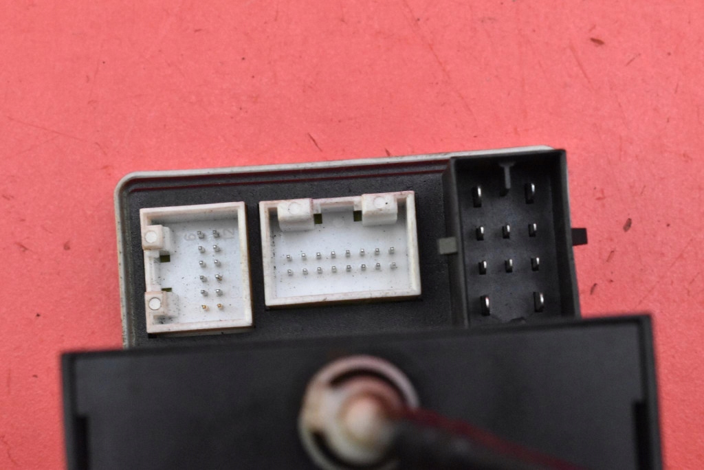 фото №8, Помпа центрального замка 8l0862257e audi a4 b5 sedan 94-99