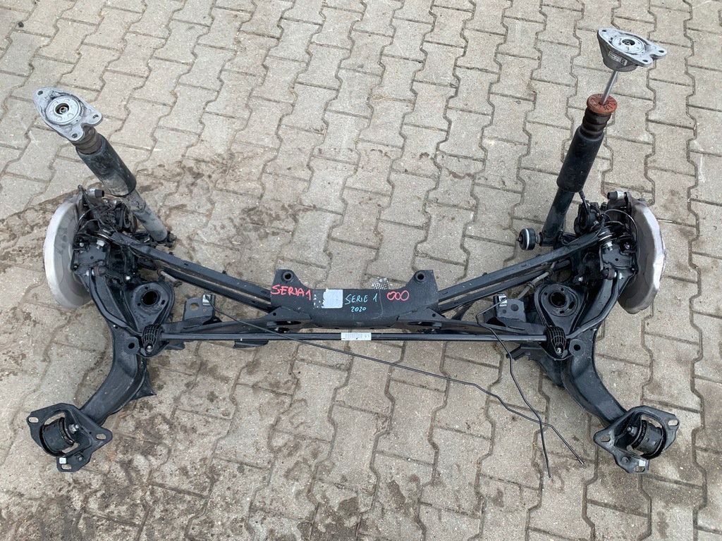 фото №1, Балка підвіска задня f40 bmw 1 oś поворотний кулак важелі