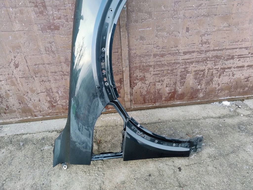 Крило правий перед audi e-tron 4ke Зі Шроту