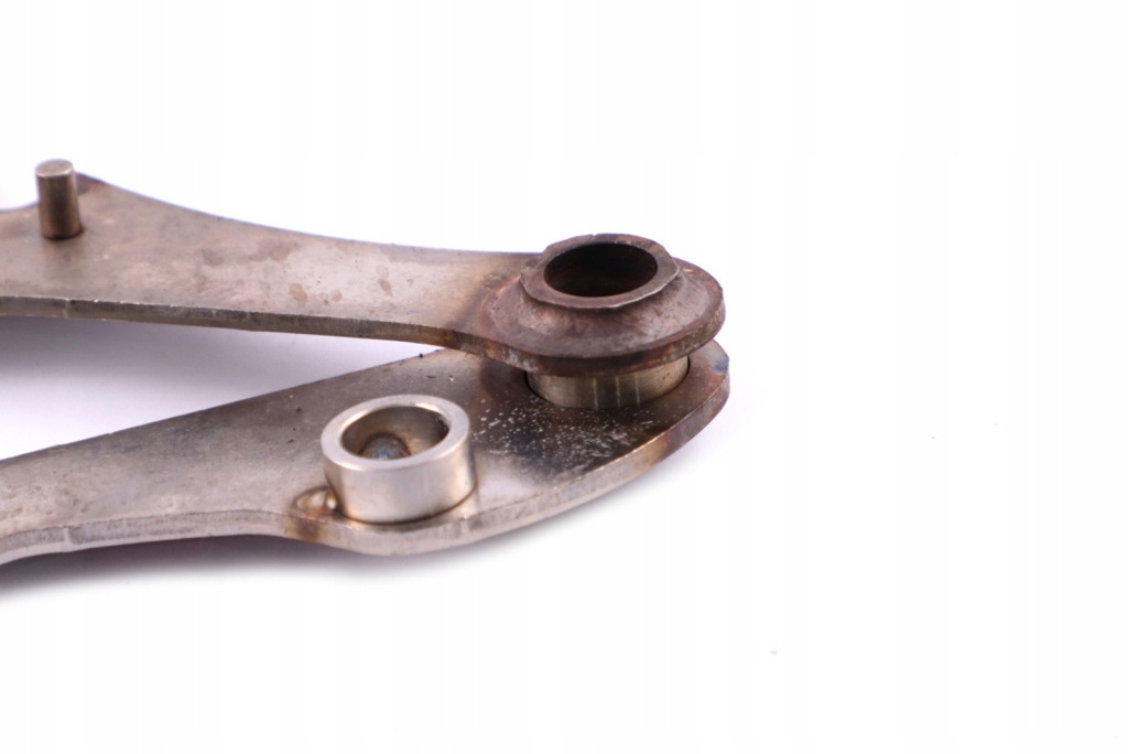 Bmw e82 e90 e91 кронштейн каталізатора 4548806 Оригінал