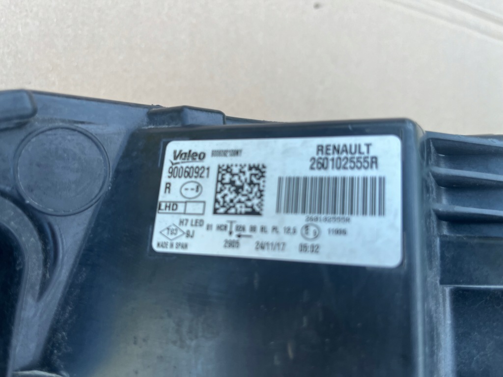 Фара правий європа  renault megane iv h7 led лінза 2016 - 2020 . Зі Шроту