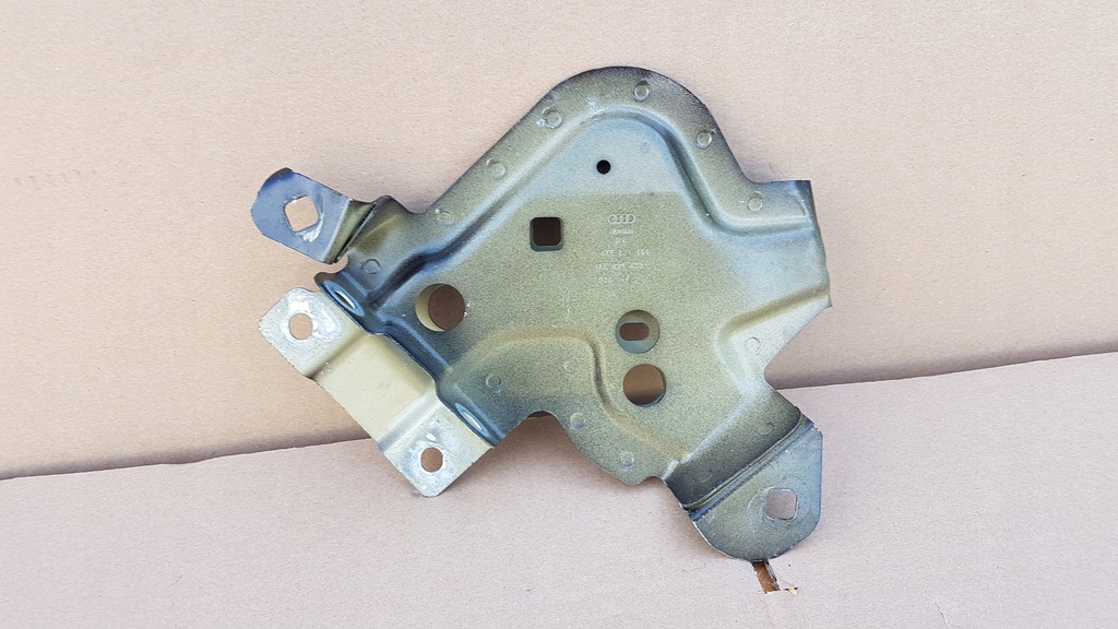 фото №5, Кронштейн кронштейн крила перед лівий audi e tron 4ke