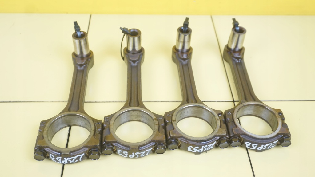 фото №1, Juke pulsar qashqai 1.2 dig-t 116km 16r hra2 шатун