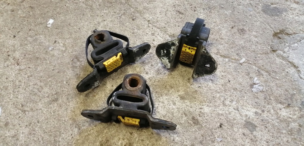 фото №1, Citroen c4 cactus кронштейн глушителя