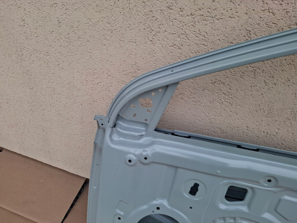 Дверей передні праве  hyundai bayon оригінал Оригінал