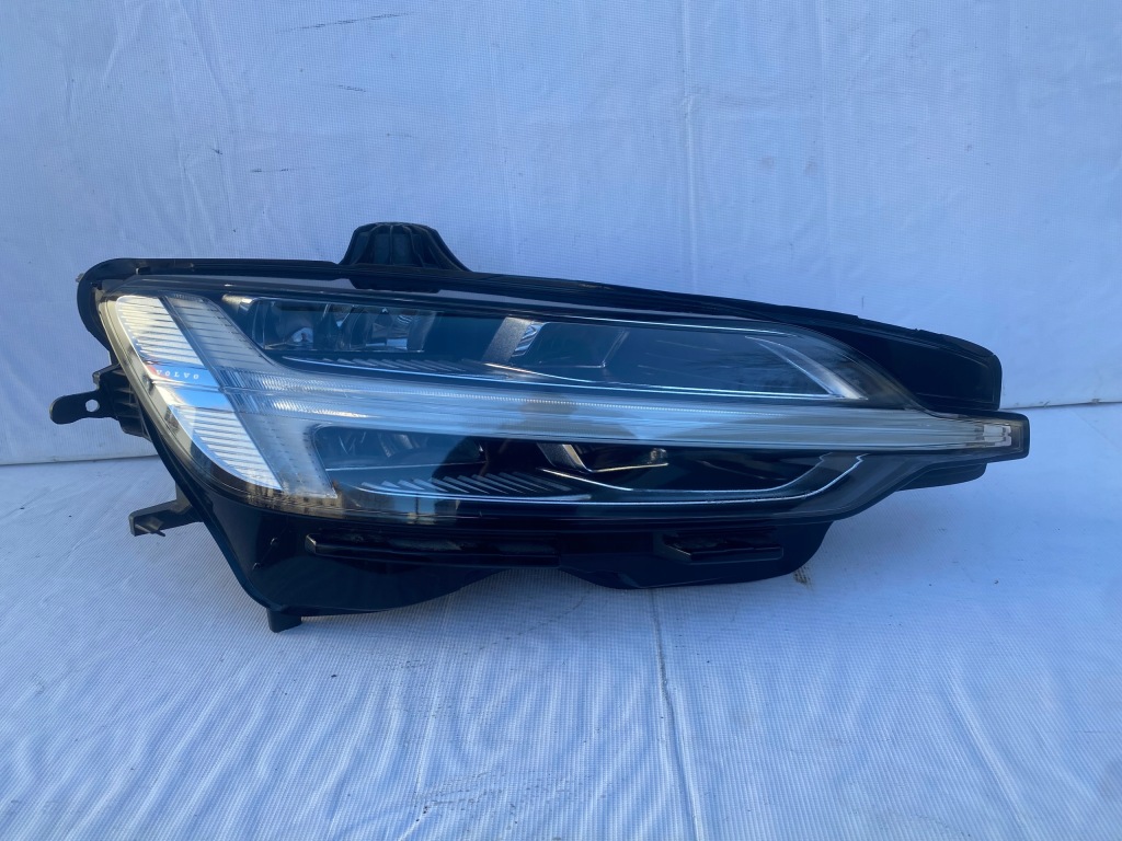 Купити Volvo s60 v60 mid full led фара передня правий європа