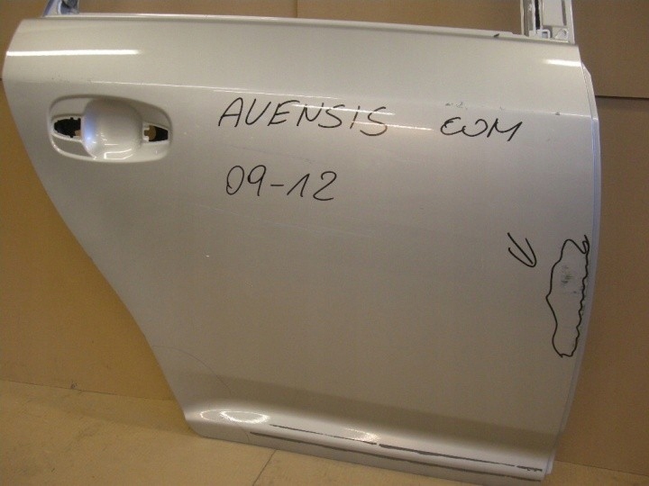 фото №2, Toyota avensis 2009 kombi дверь правое задняя