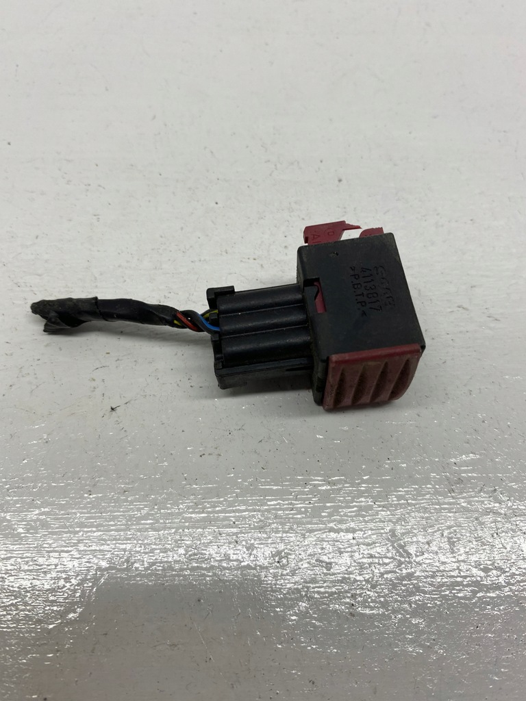 фото №1, Штекер saab 1-962350-1