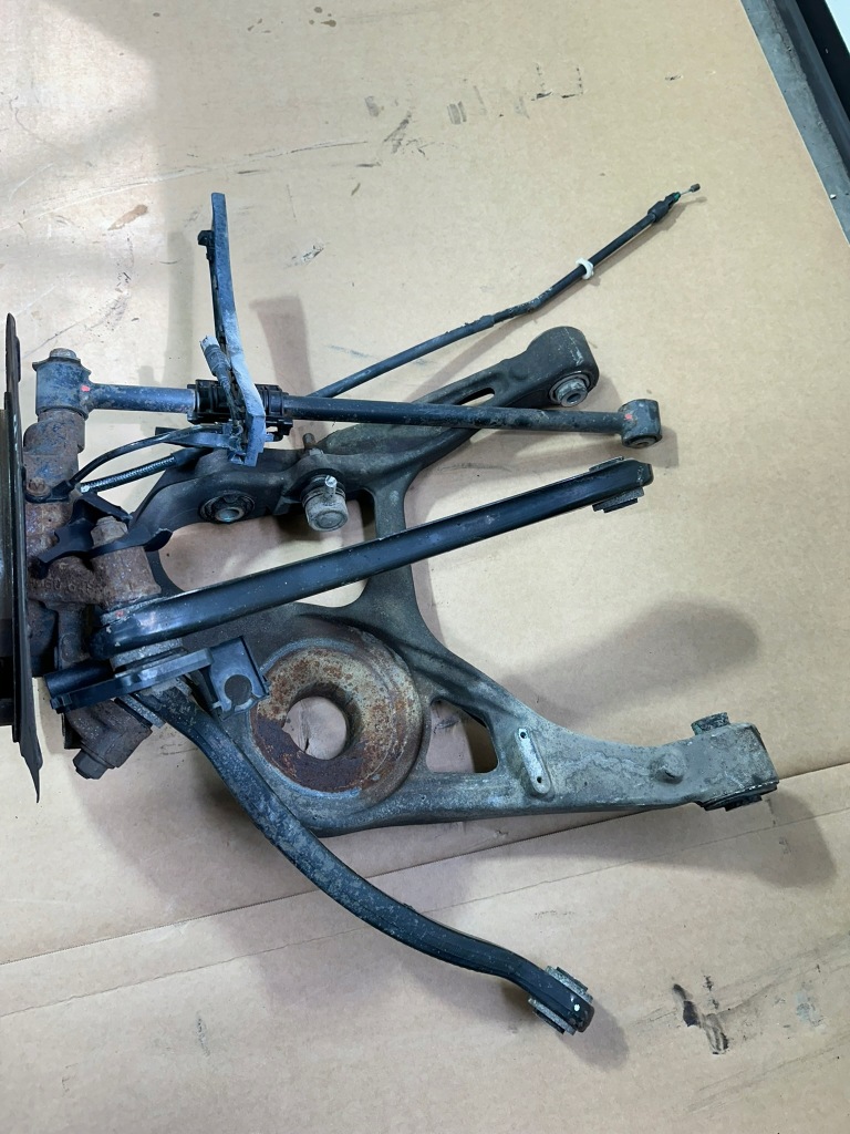 Купить Поворотный кулак правый задний , правая задняя, рычаг, ступица mercedes ml w164 6.3 amg